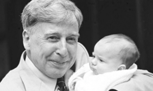 Prof. Sir Robert Edwards, premio Nobel en Medicina, especialista en medicina reproductiva